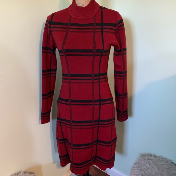 Dress - Picture 1 of 3